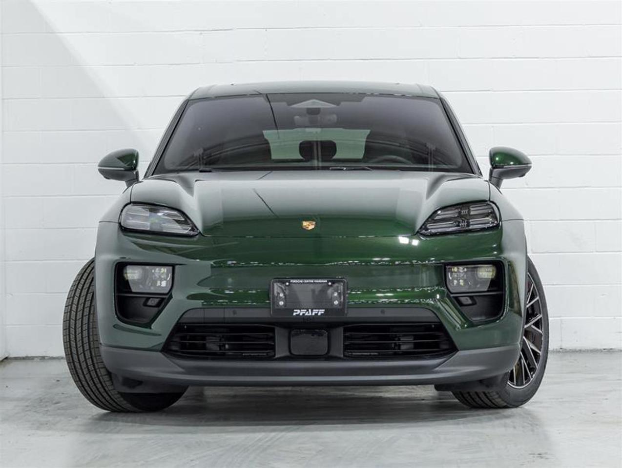 2026 Porsche Macan  Photo