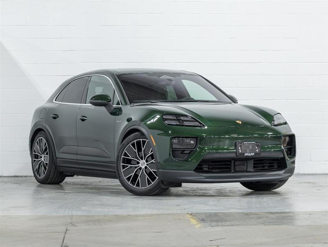 2026 Porsche Macan  Photo