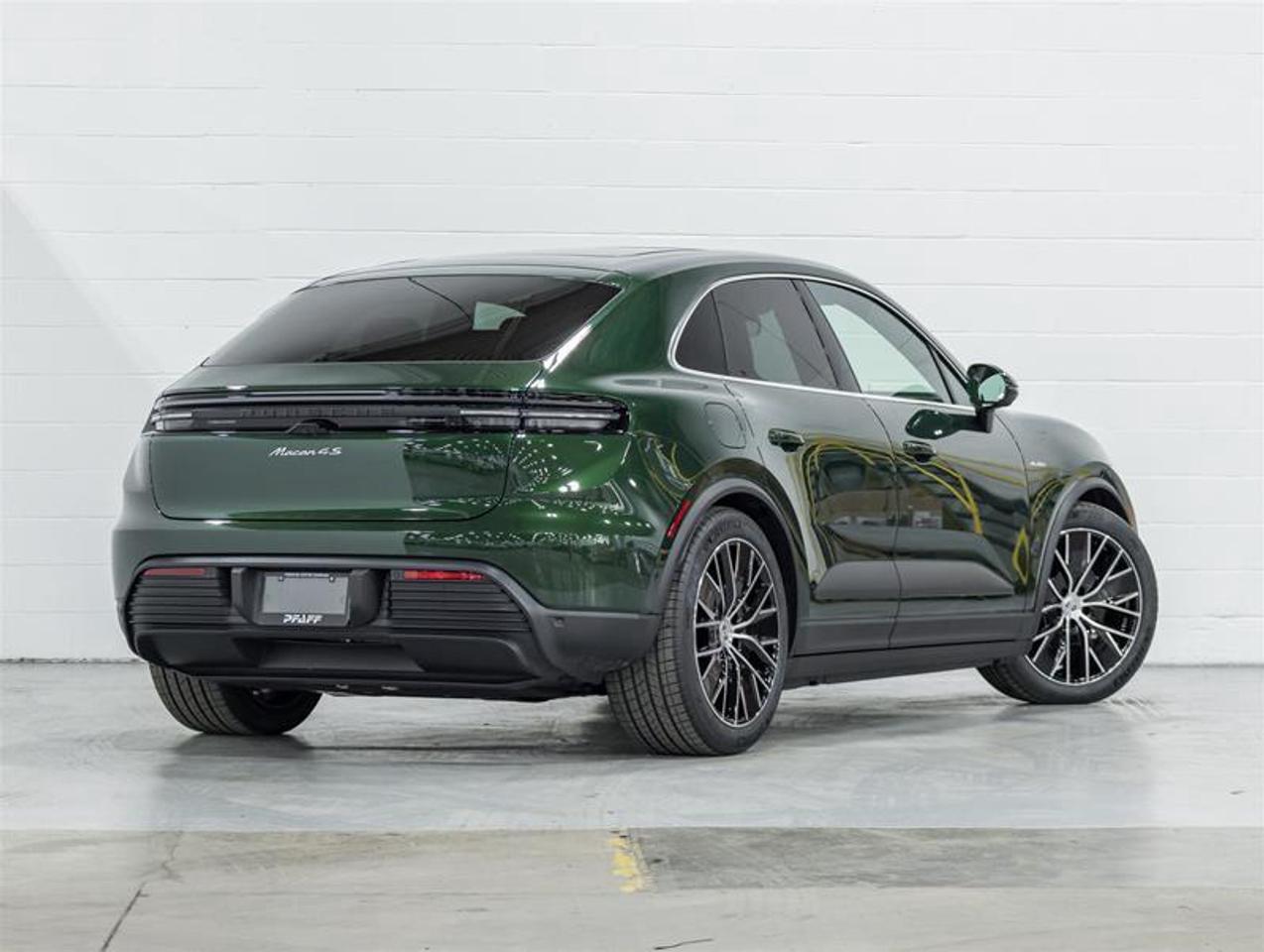2026 Porsche Macan  Photo