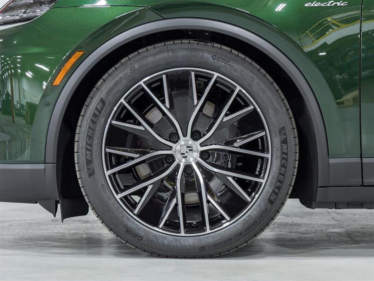 2026 Porsche Macan  Photo