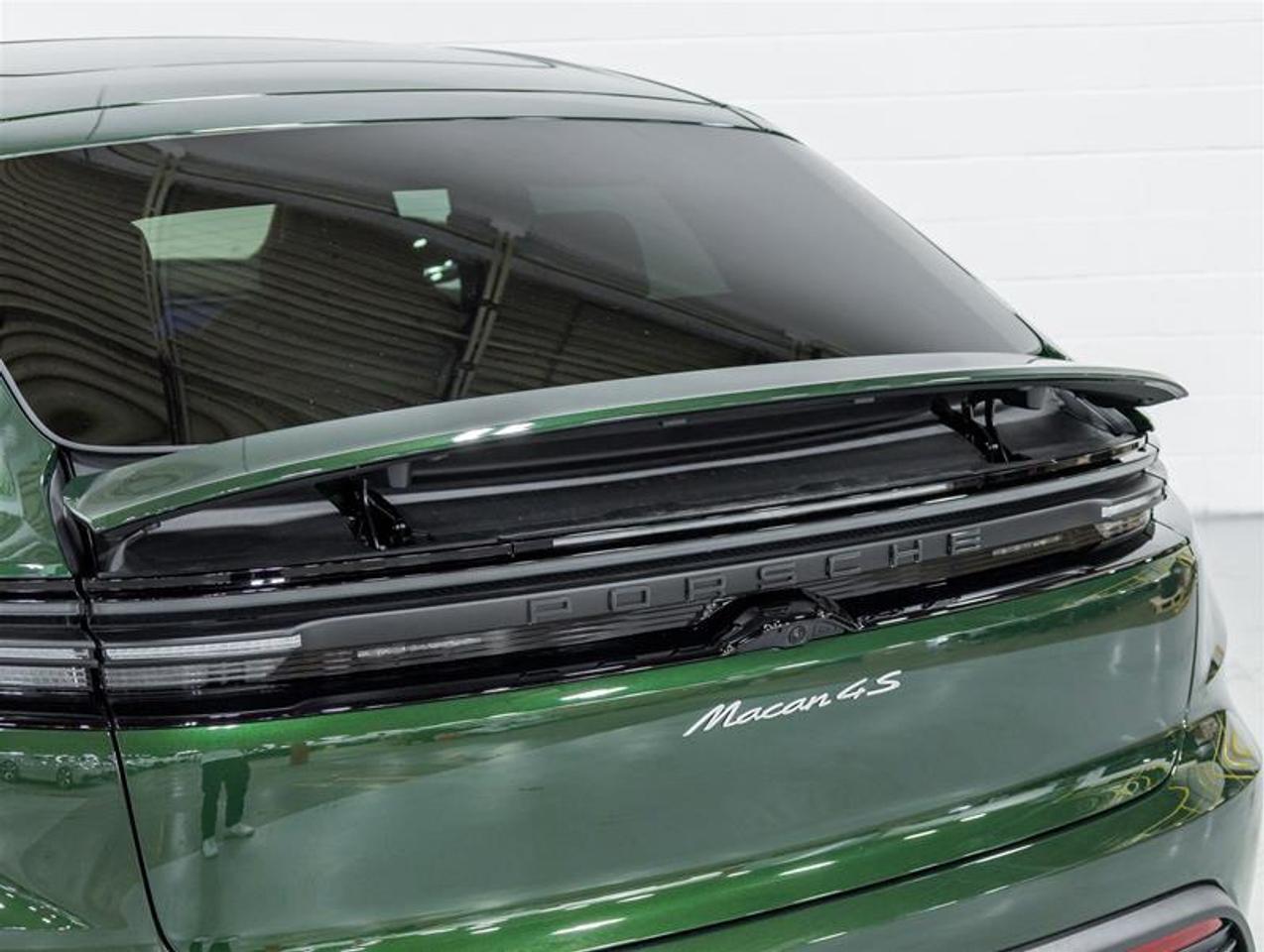 2026 Porsche Macan  Photo