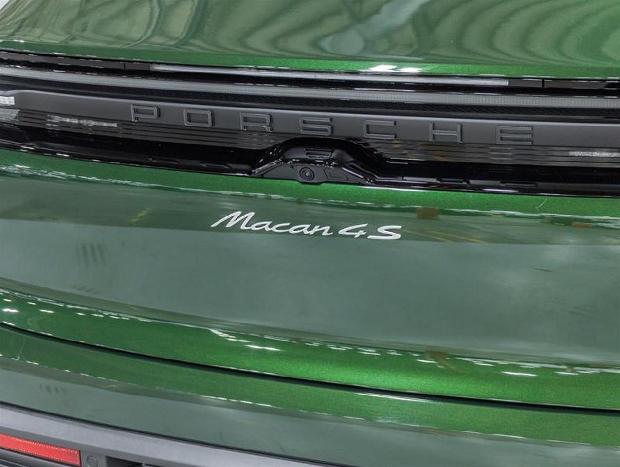 2026 Porsche Macan  Photo