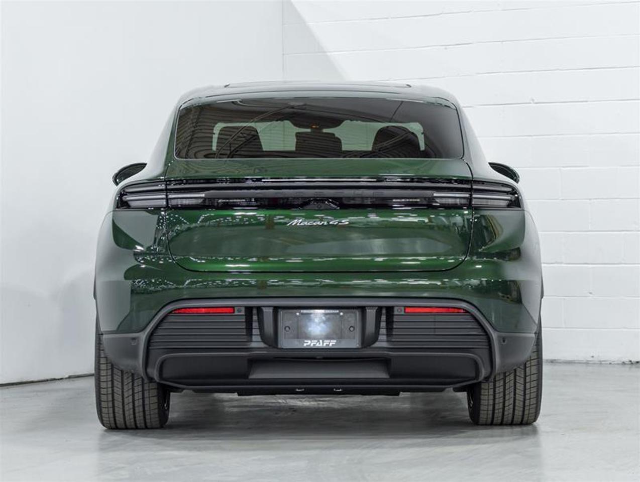 2026 Porsche Macan  Photo