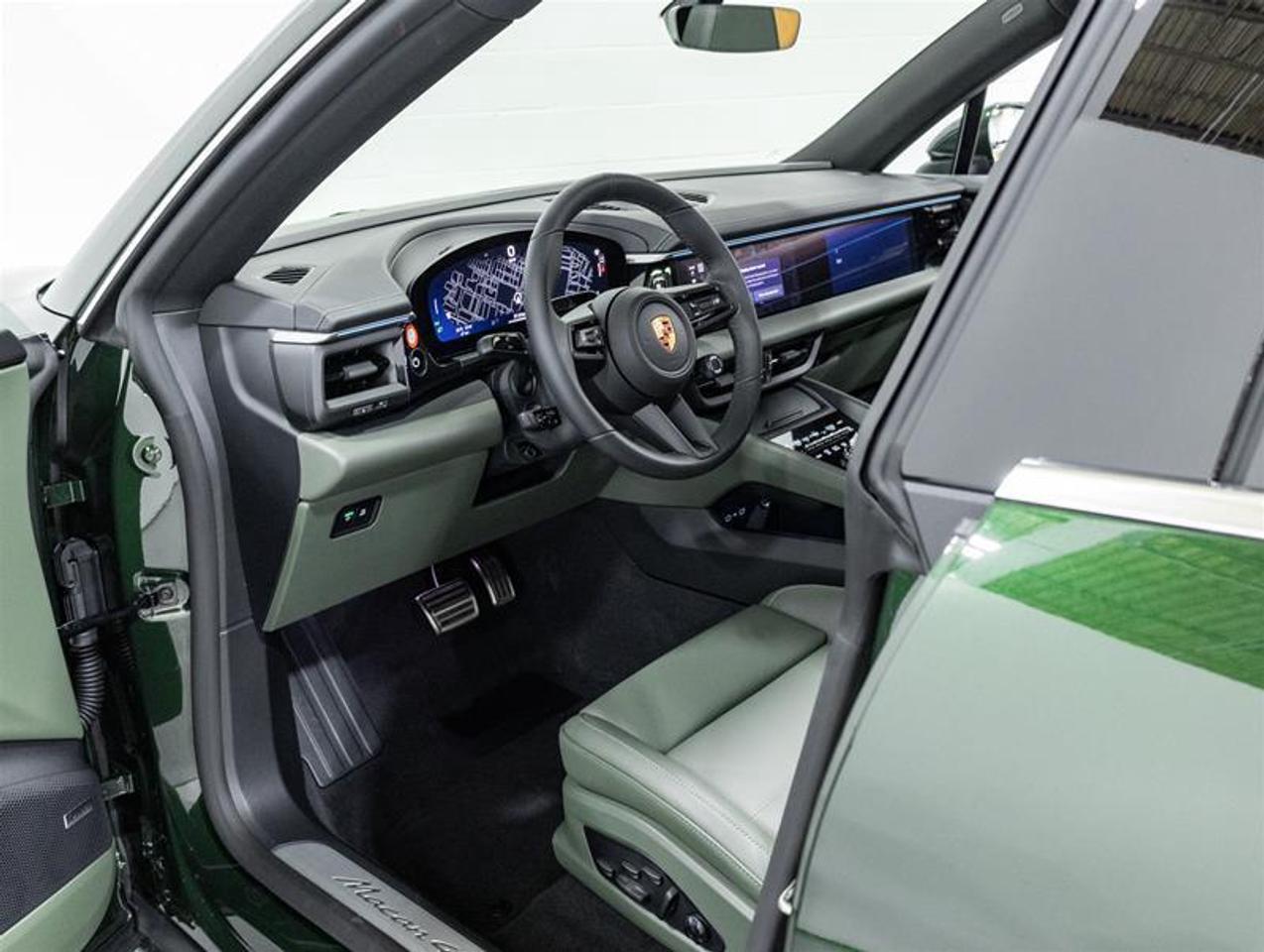 2026 Porsche Macan  Photo