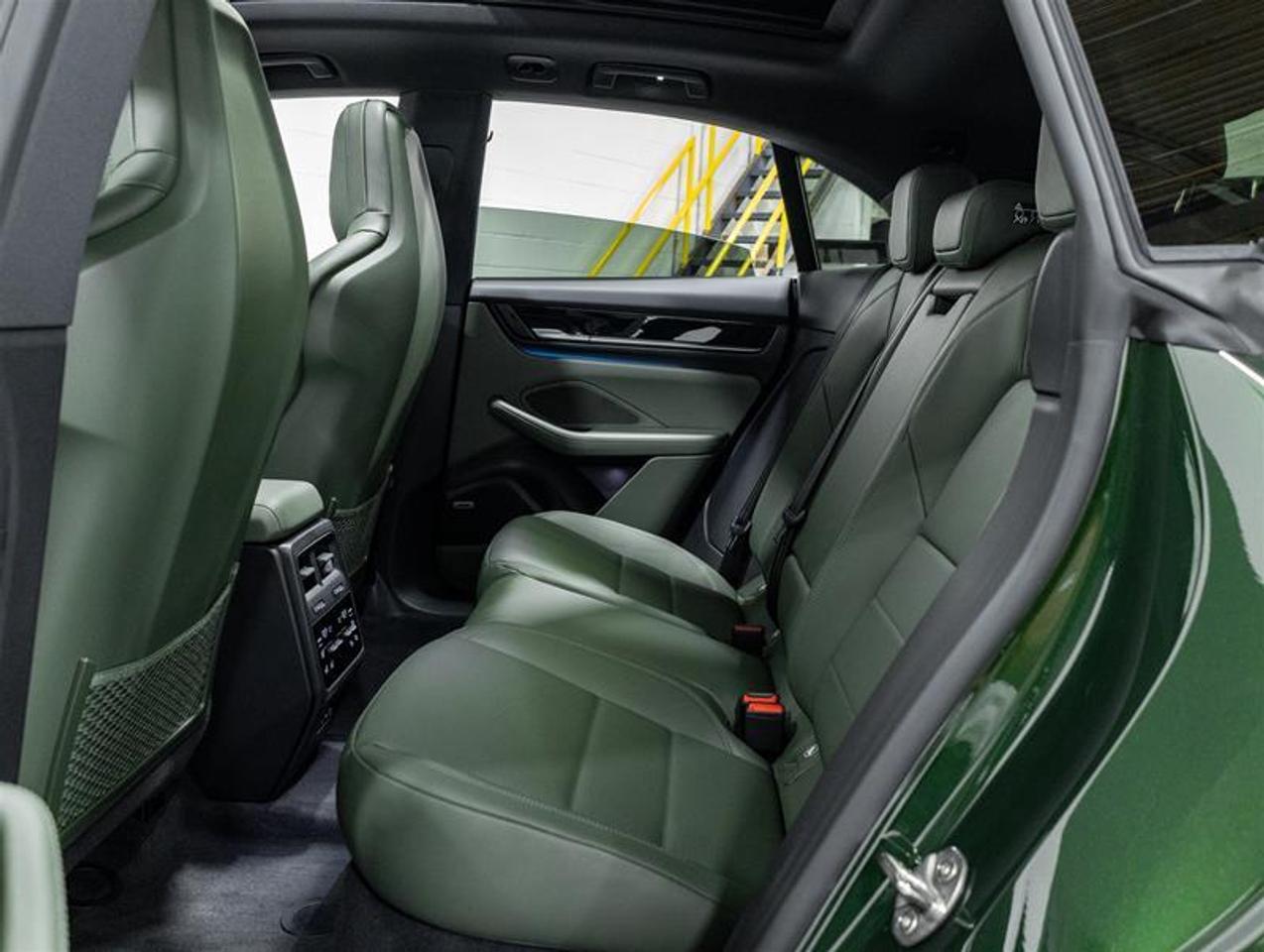 2026 Porsche Macan  Photo