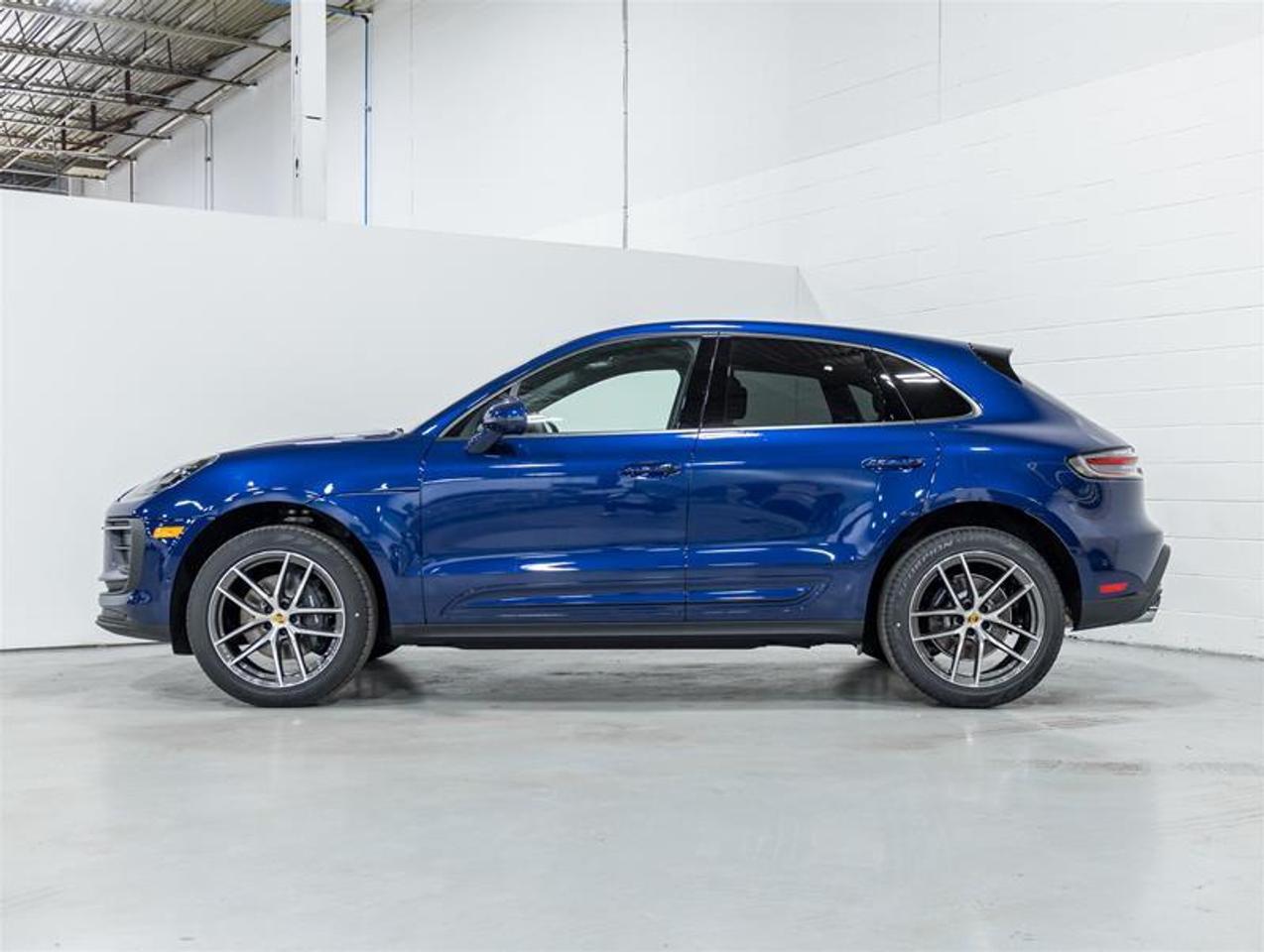 2026 Porsche Macan  Photo3