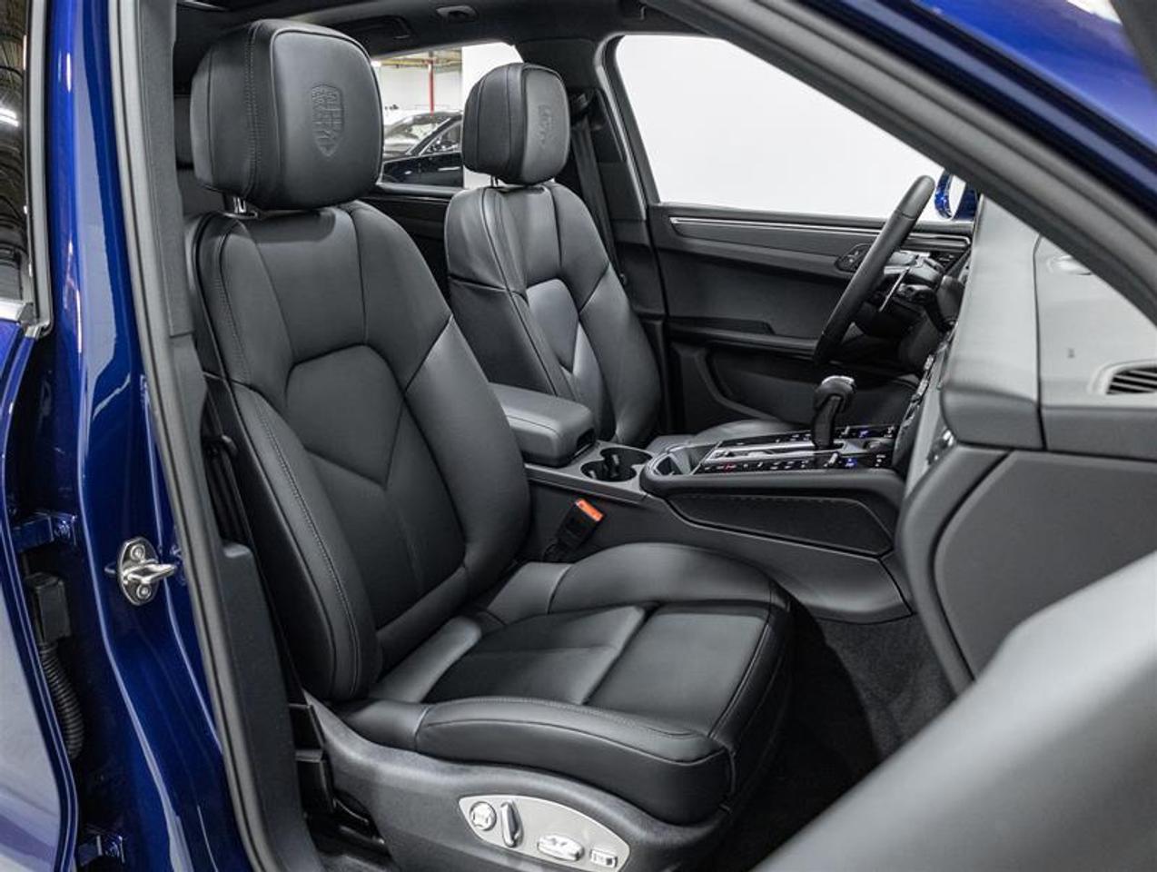 2026 Porsche Macan  Photo