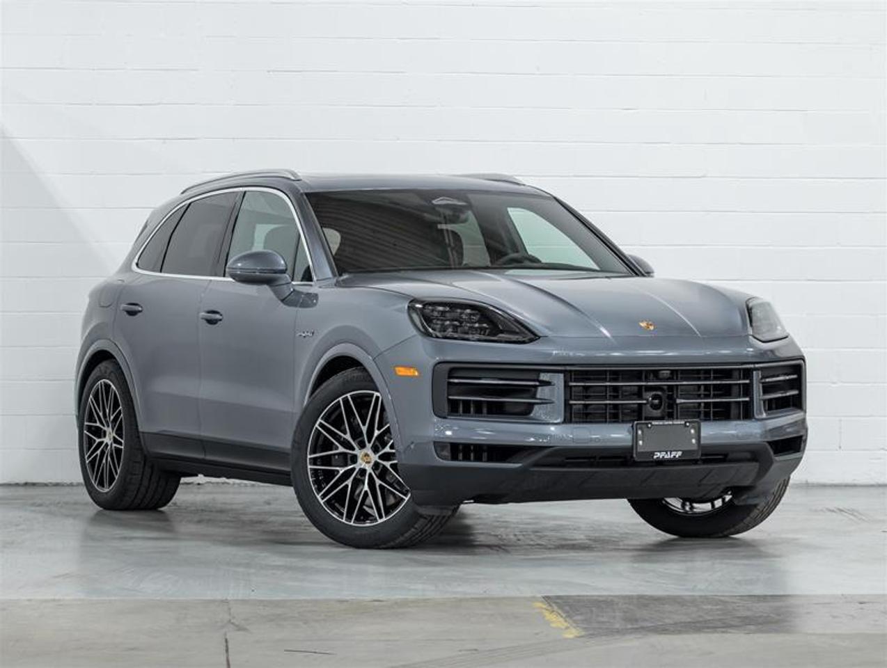 2026 Porsche Cayenne  Photo3