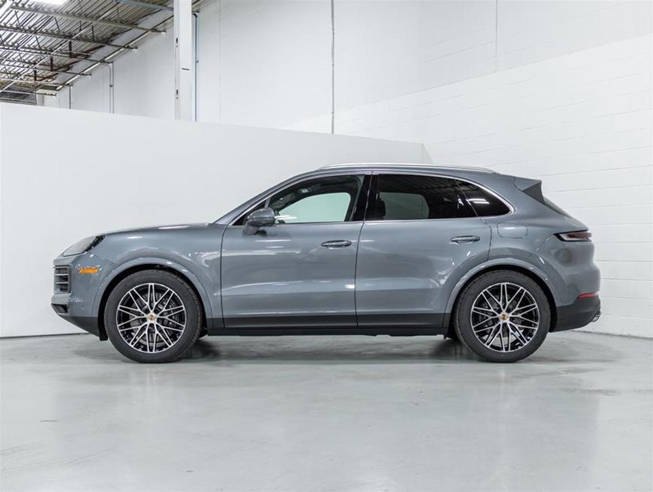 2026 Porsche Cayenne  Photo4