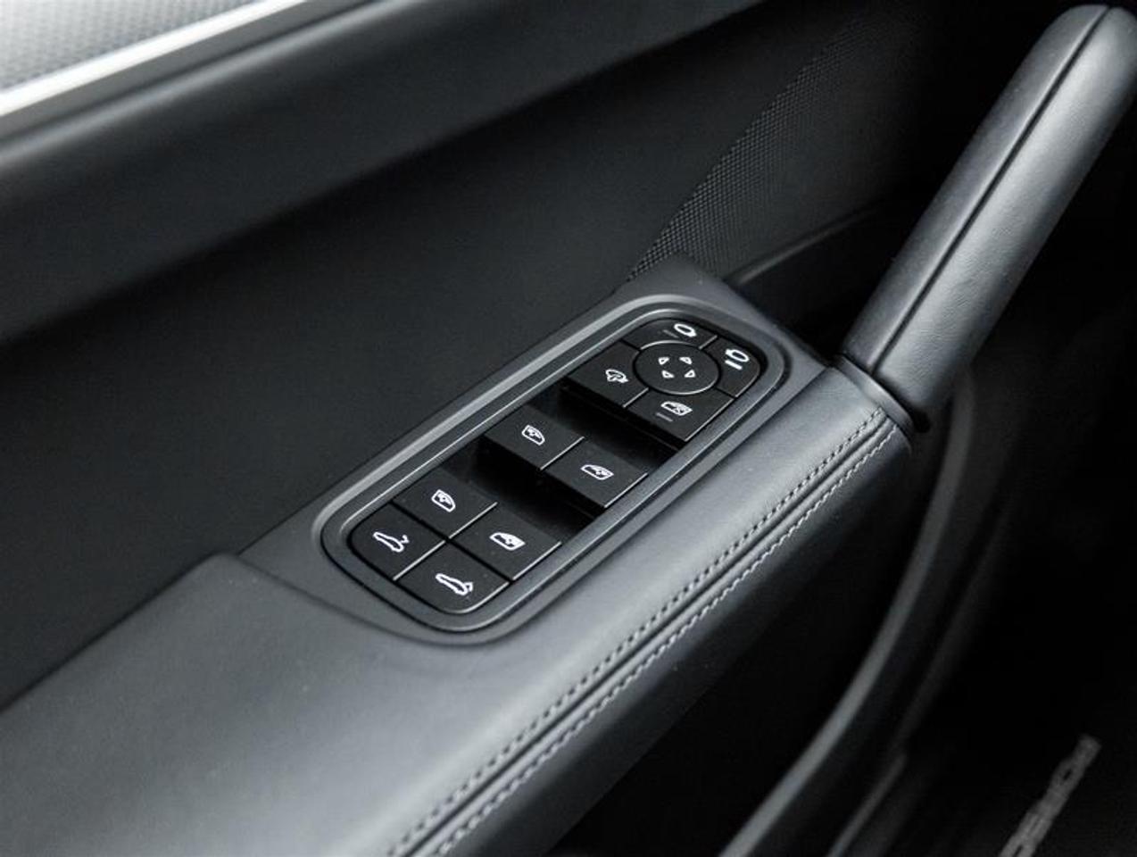 2026 Porsche Cayenne  Photo
