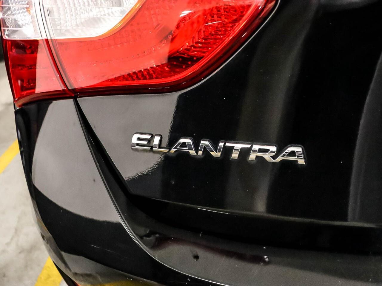 2014 Hyundai Elantra GT 5dr HB Auto SE w/Tech Pkg Photo