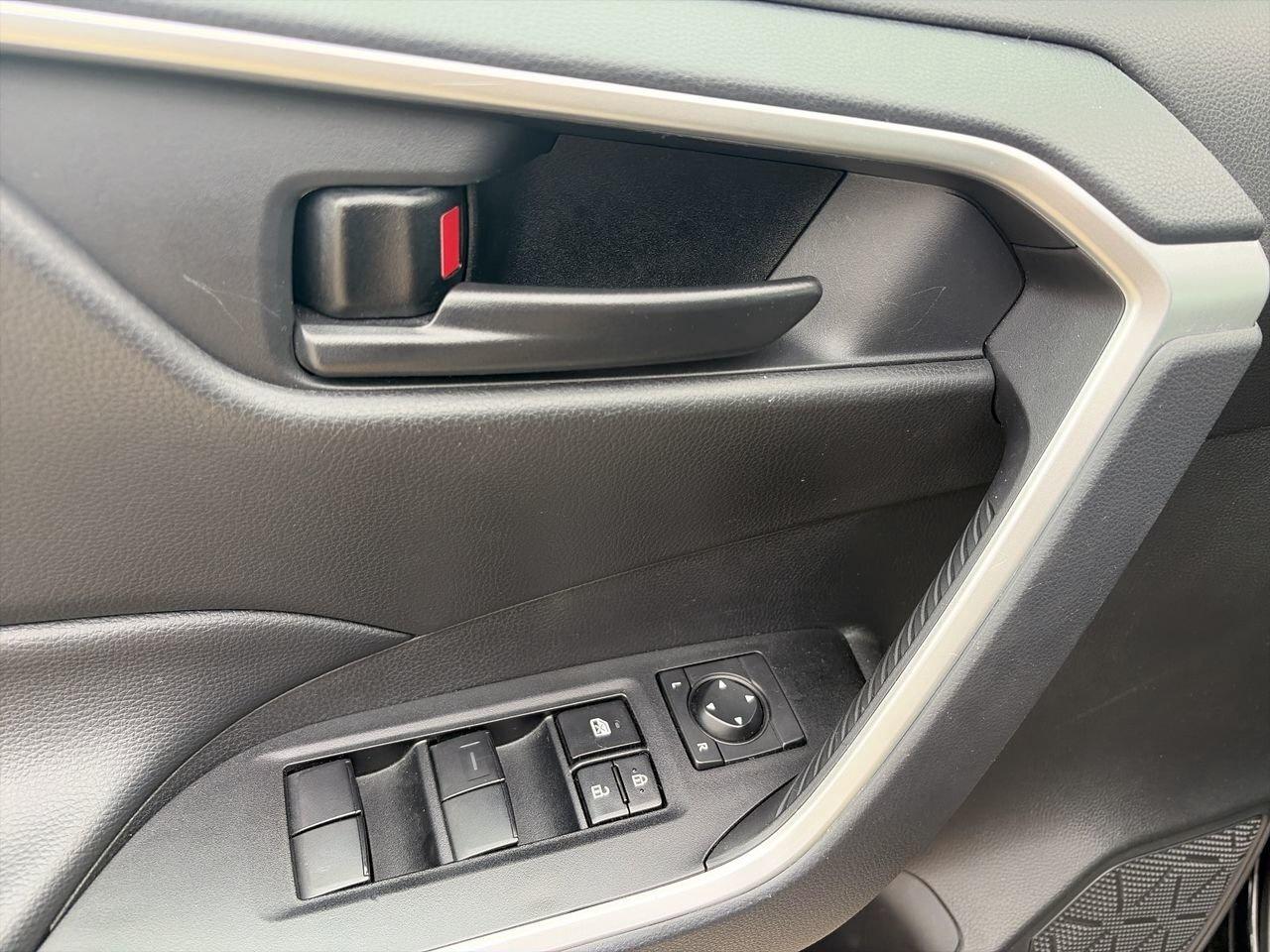 2025 Toyota RAV4 Hybrid LE AWD 6.95%TCUV   CLOTH   WIRELESS CARPLAY/ANDROI Photo