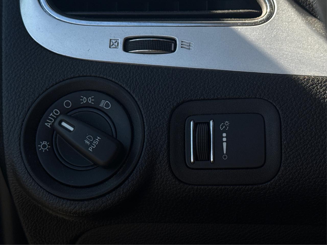 2013 Dodge Journey 7 PASS LEATHER DVD HEATED SEATS WE FINANCE ALL! Photo