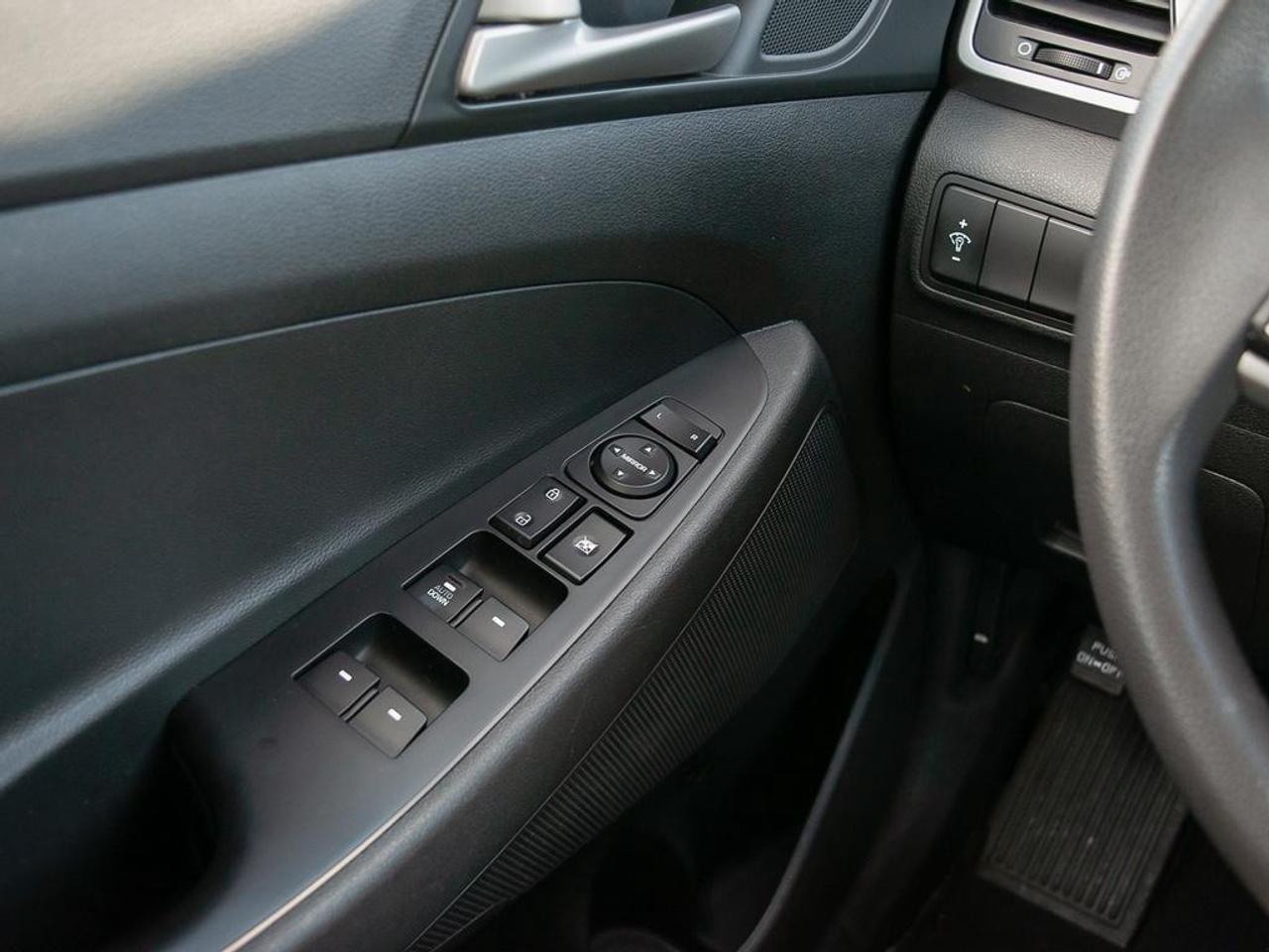 2018 Hyundai Tucson Base 2.0L 4dr Front-Wheel Drive Photo