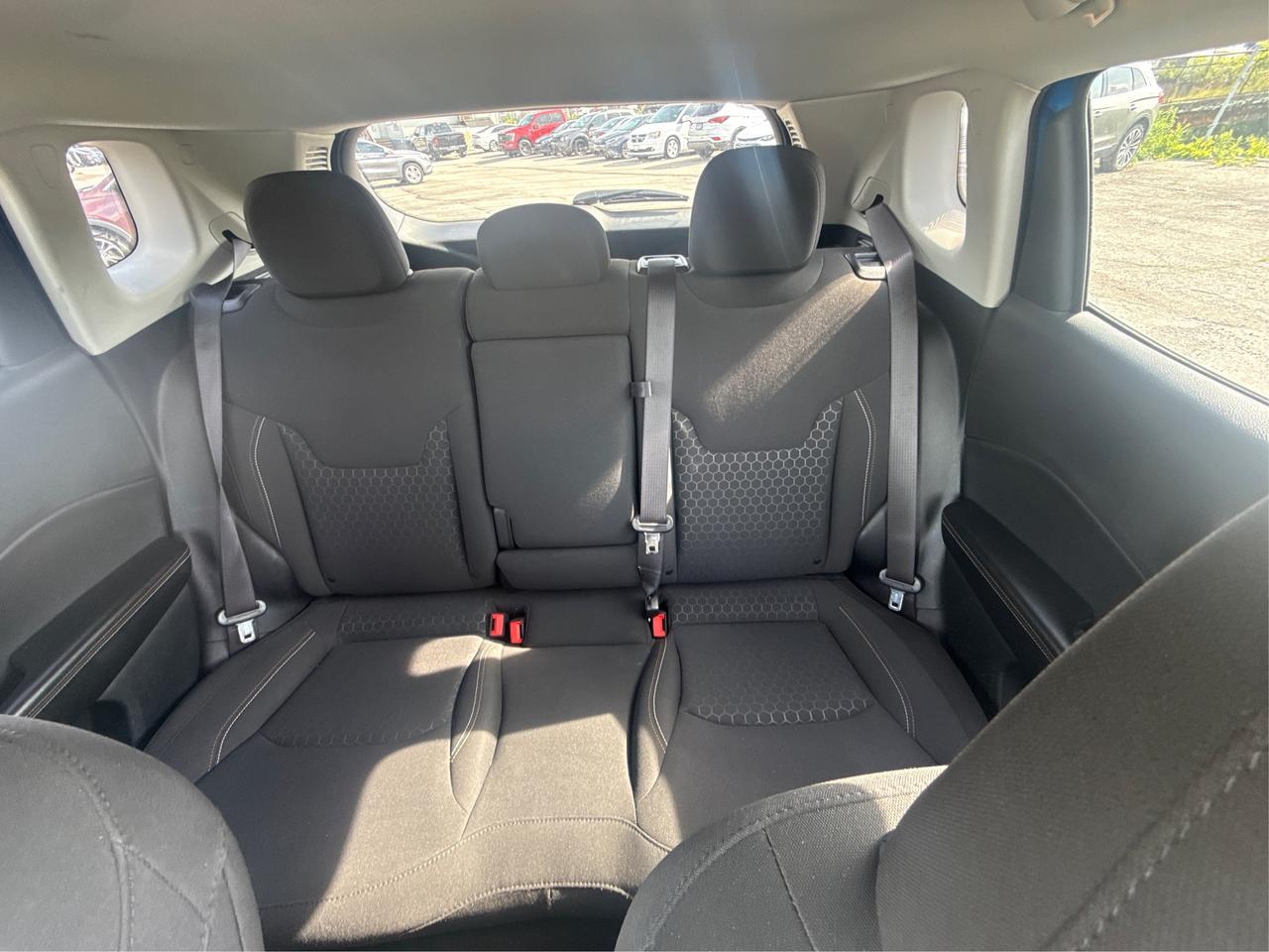 2021 Jeep Compass HEATED SEATS REAR CAM MINT WE FINANCE ALL CREDIT! Photo