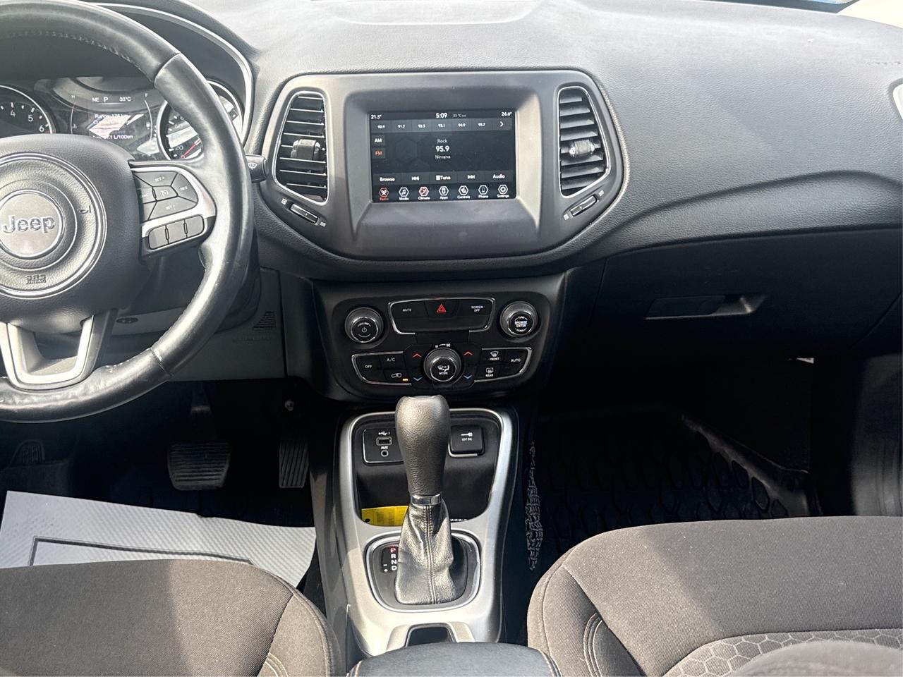 2021 Jeep Compass HEATED SEATS REAR CAM MINT WE FINANCE ALL CREDIT! Photo