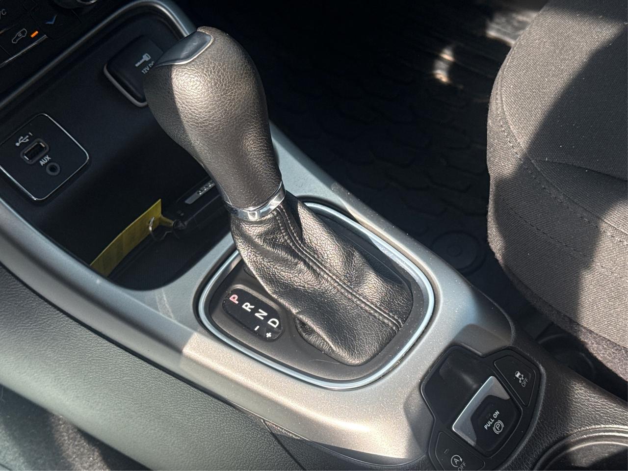 2021 Jeep Compass HEATED SEATS REAR CAM MINT WE FINANCE ALL CREDIT! Photo