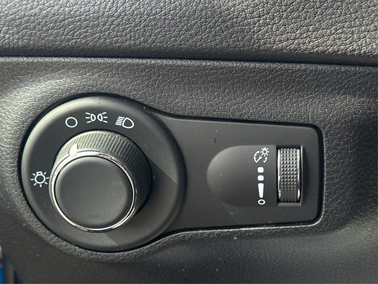 2021 Jeep Compass HEATED SEATS REAR CAM MINT WE FINANCE ALL CREDIT! Photo