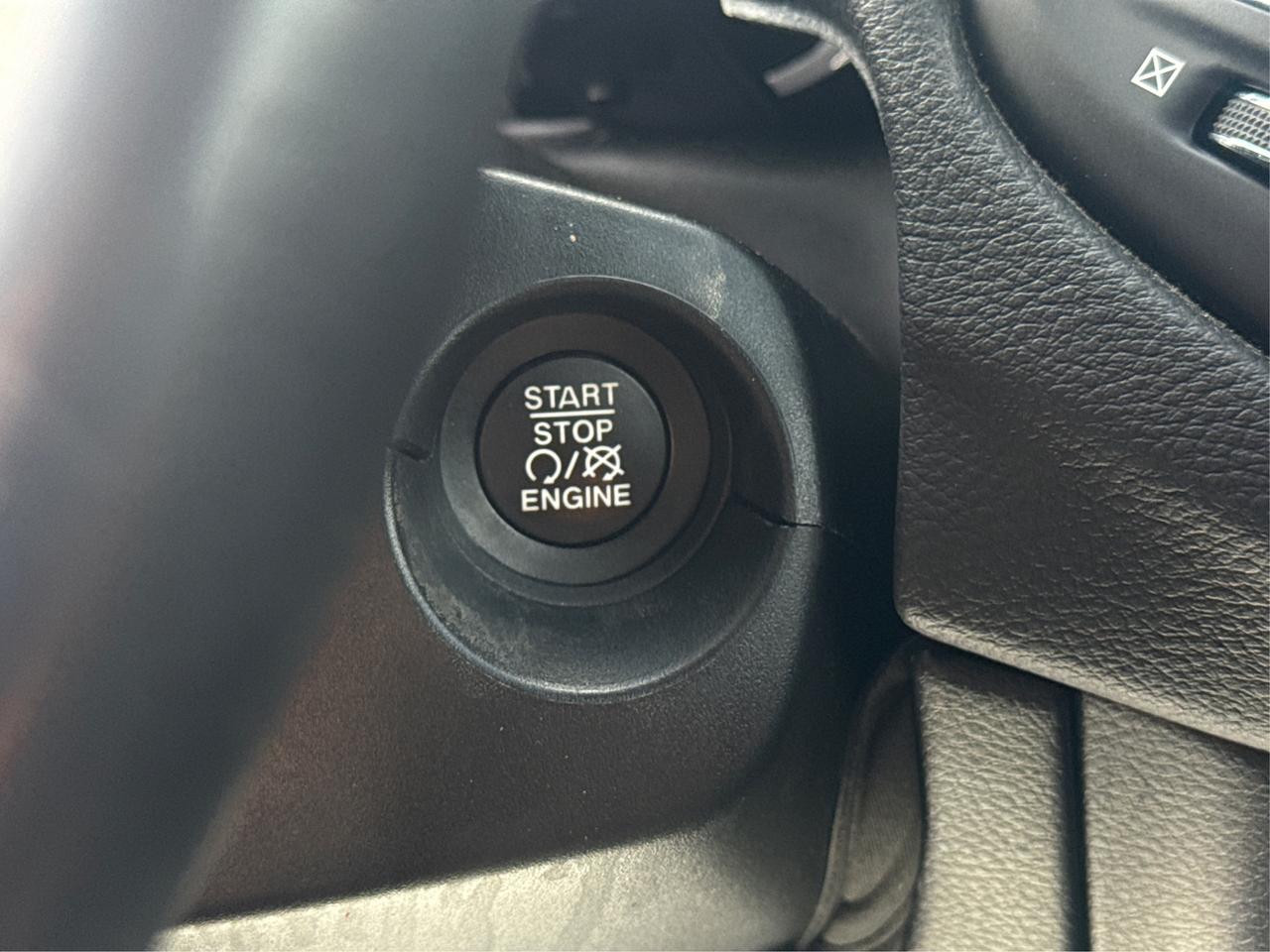 2021 Jeep Compass HEATED SEATS REAR CAM MINT WE FINANCE ALL CREDIT! Photo