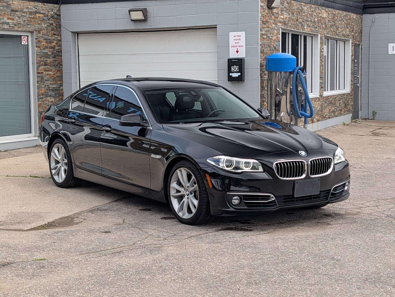 2015 BMW 5 Series Clean CarFax   Dealer Serviced   2 Keys Photo