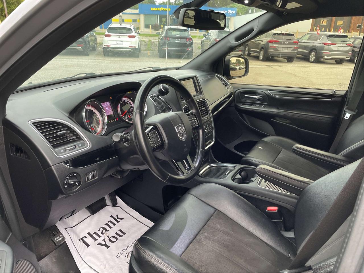 2020 Dodge Grand Caravan Premium + DVD REAR CAM WE FINANCE ALL CREDIT Photo