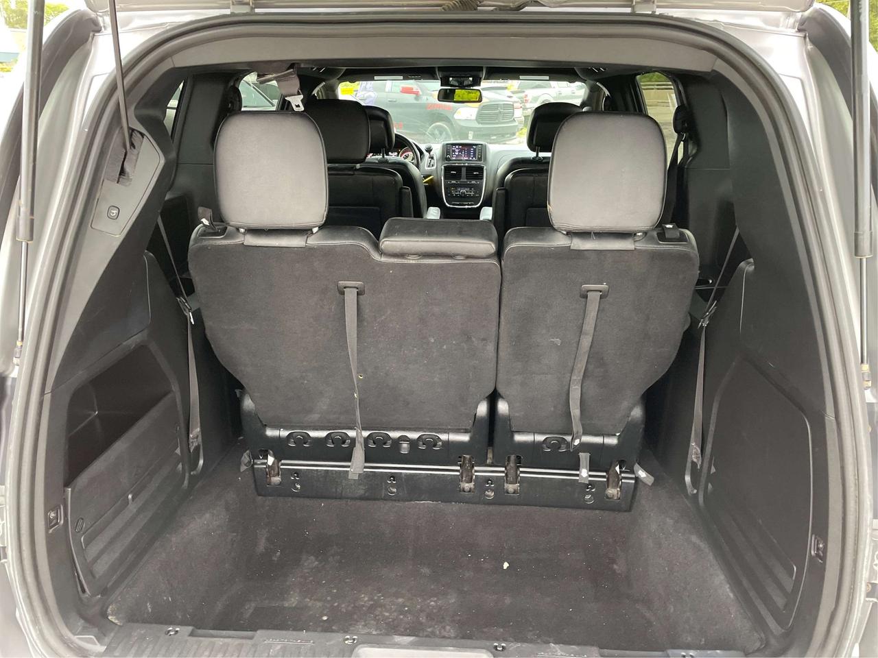 2020 Dodge Grand Caravan Premium + DVD REAR CAM WE FINANCE ALL CREDIT Photo