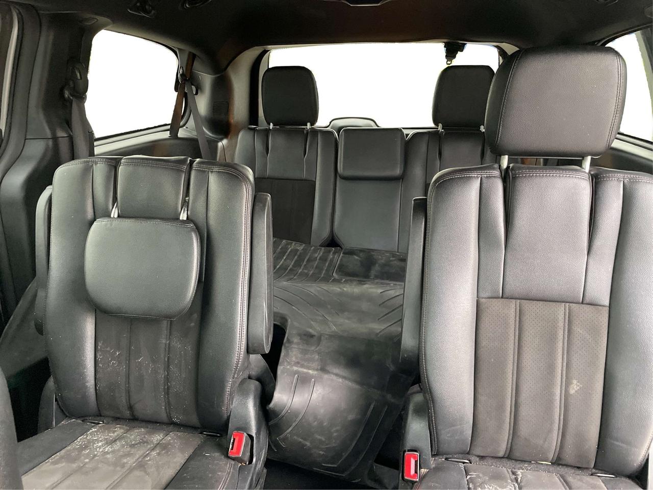 2020 Dodge Grand Caravan Premium + DVD REAR CAM WE FINANCE ALL CREDIT Photo