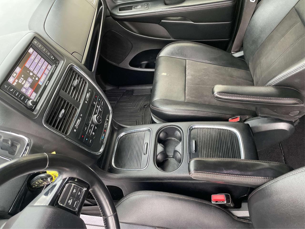 2020 Dodge Grand Caravan Premium + DVD REAR CAM WE FINANCE ALL CREDIT Photo