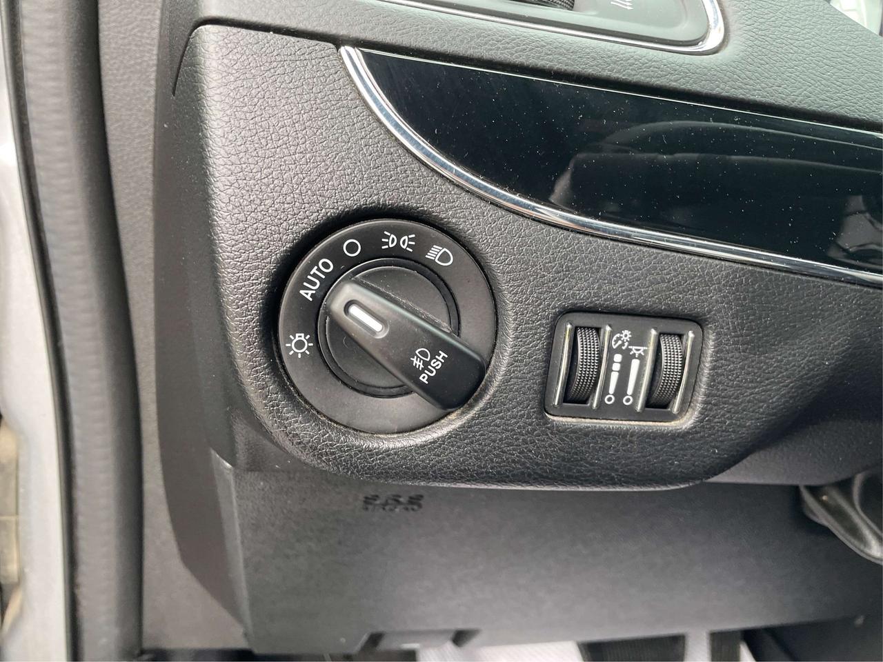 2020 Dodge Grand Caravan Premium + DVD REAR CAM WE FINANCE ALL CREDIT Photo