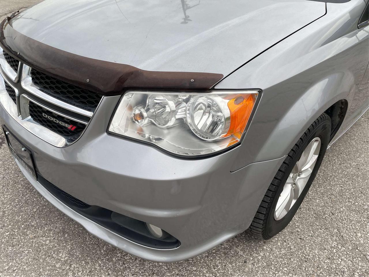 2020 Dodge Grand Caravan Premium + DVD REAR CAM WE FINANCE ALL CREDIT Photo