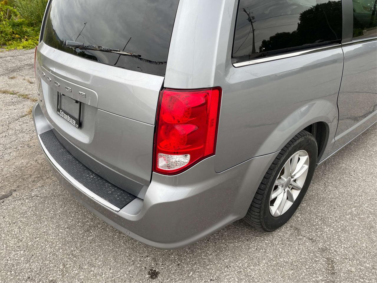 2020 Dodge Grand Caravan Premium + DVD REAR CAM WE FINANCE ALL CREDIT Photo