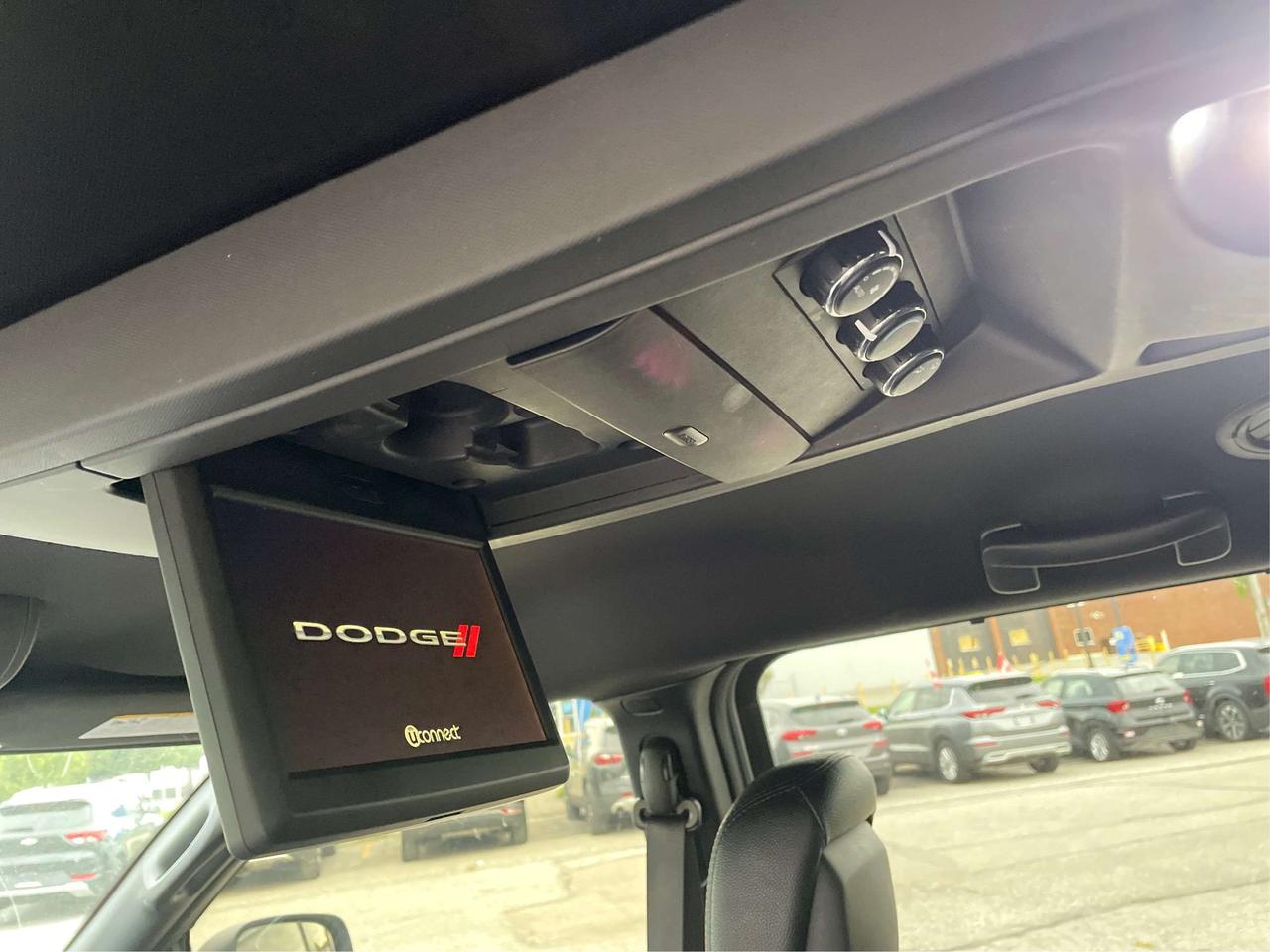 2020 Dodge Grand Caravan Premium + DVD REAR CAM WE FINANCE ALL CREDIT Photo