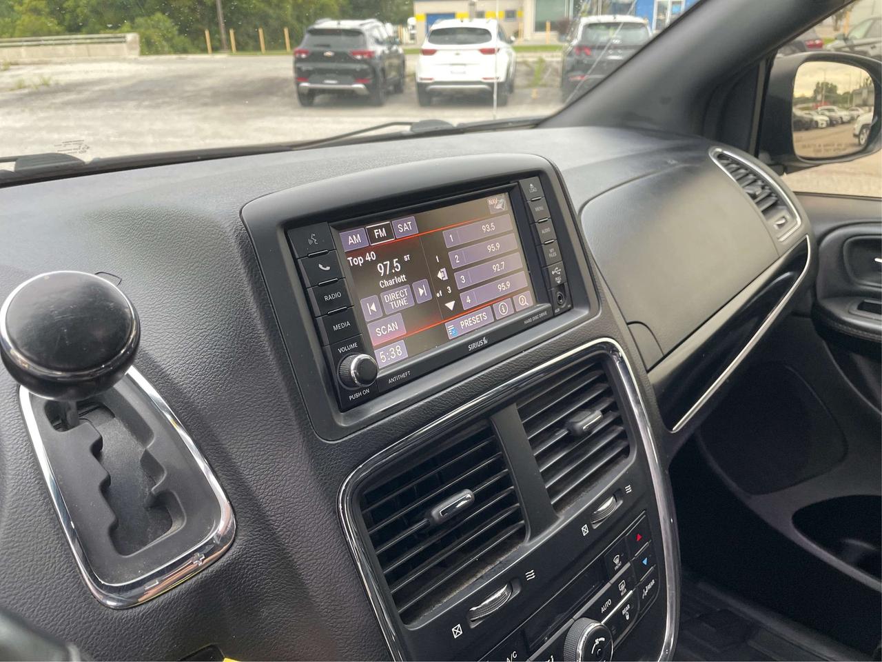 2020 Dodge Grand Caravan Premium + DVD REAR CAM WE FINANCE ALL CREDIT Photo