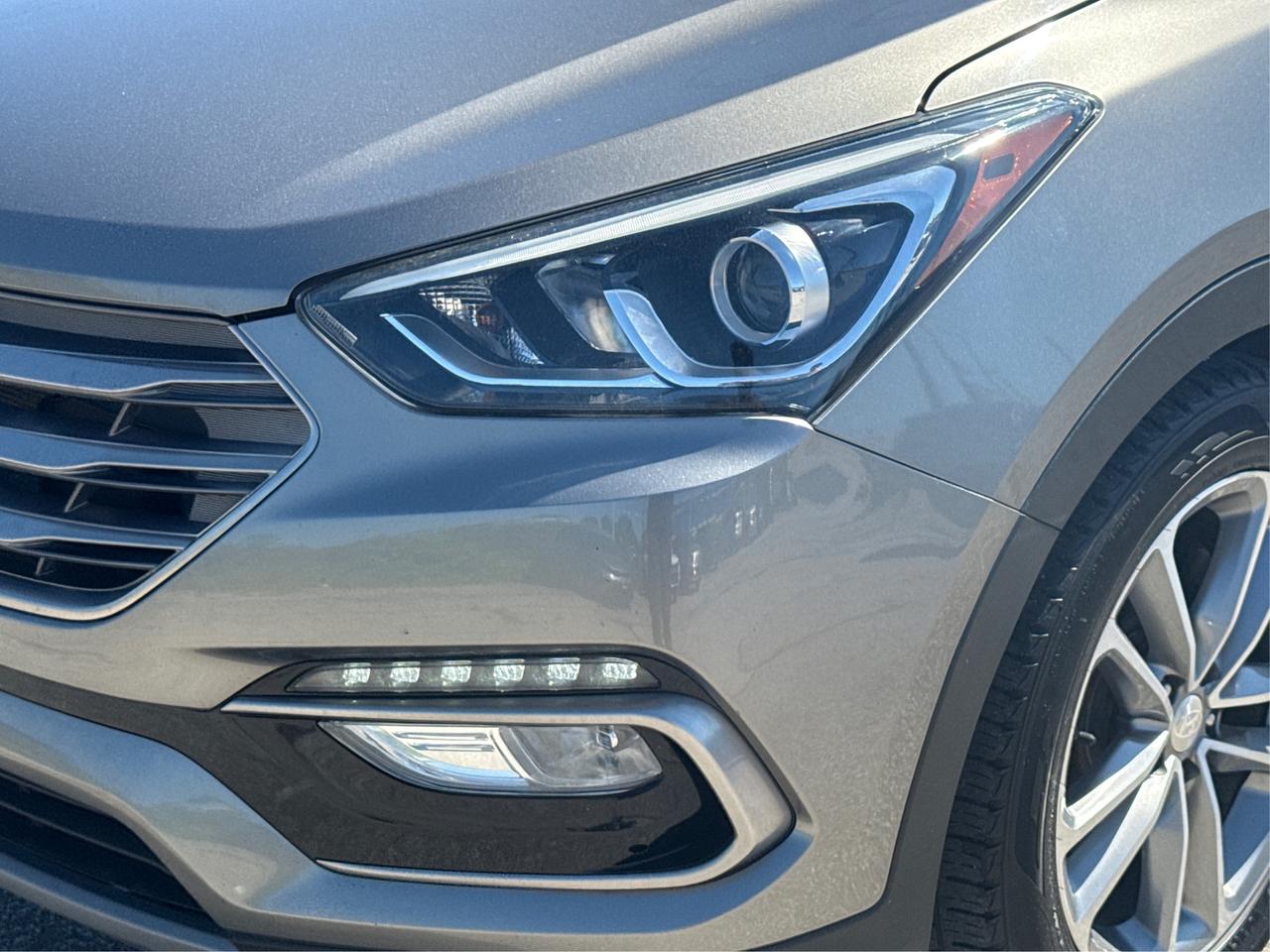 2018 Hyundai Santa Fe Sport AWD NAV SUNROOF LEATHER! WE FINANCE ALL CREDIT! Photo