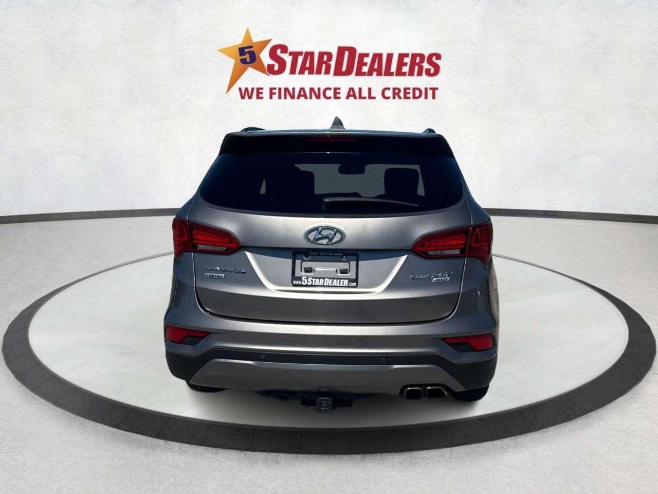 2018 Hyundai Santa Fe AWD NAV SUNROOF LEATHER! WE FINANCE ALL CREDIT! Photo