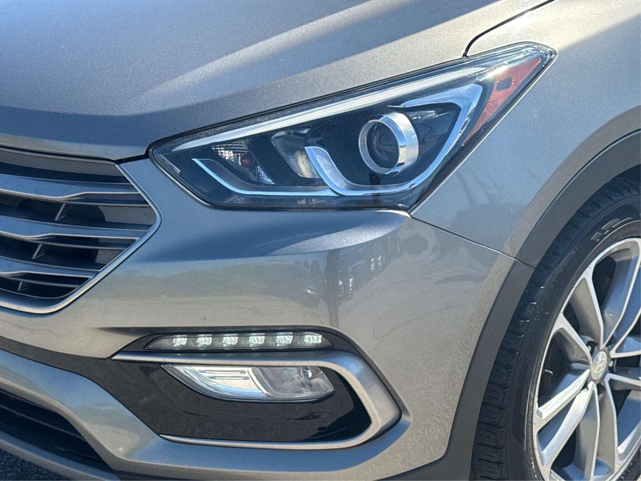 2018 Hyundai Santa Fe AWD NAV SUNROOF LEATHER! WE FINANCE ALL CREDIT! Photo