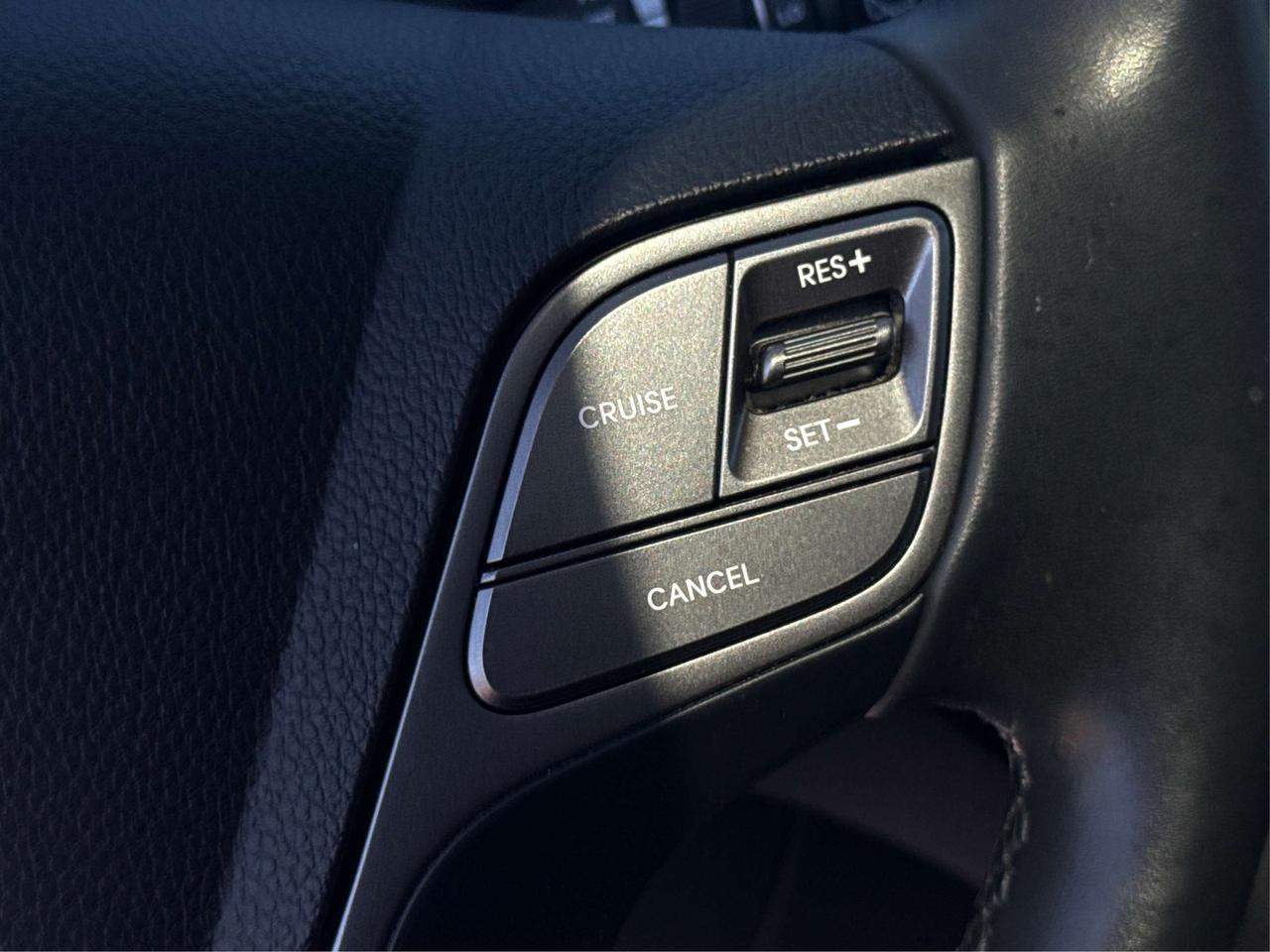 2018 Hyundai Santa Fe AWD NAV SUNROOF LEATHER! WE FINANCE ALL CREDIT! Photo