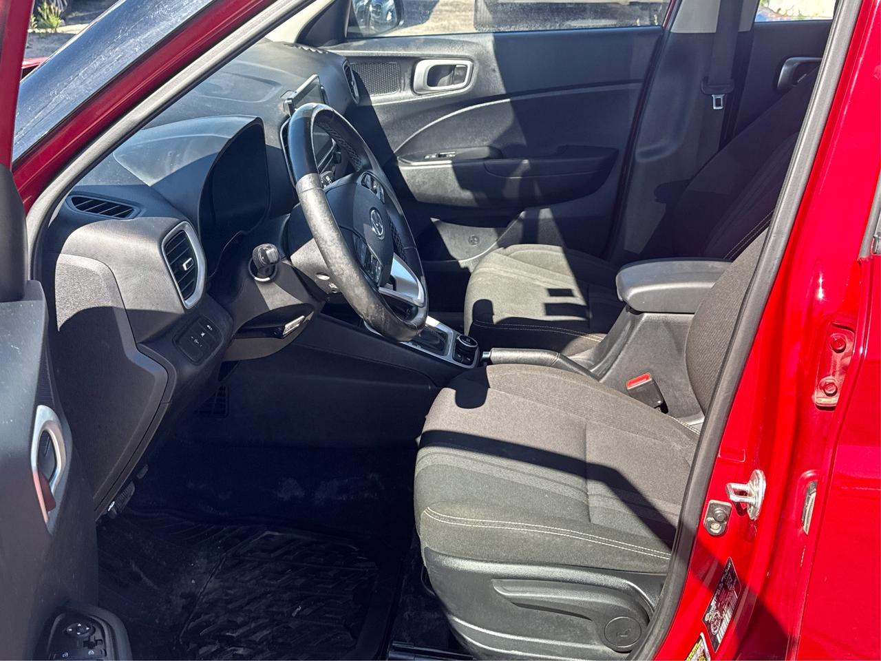 2020 Hyundai Venue Preferred IVT H-SEATS MINT! WE FINANCE ALL CREDIT! Photo