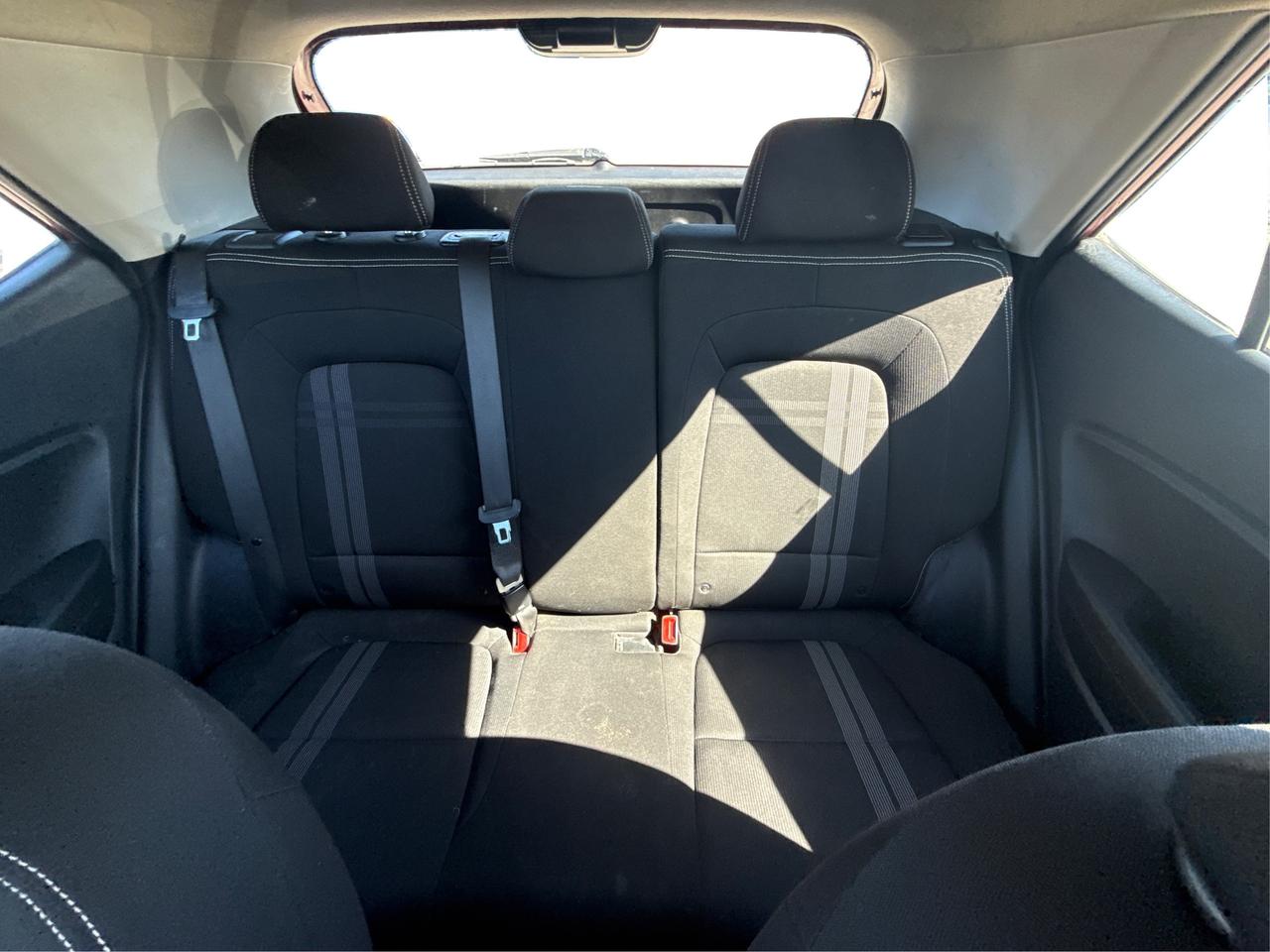 2020 Hyundai Venue Preferred IVT H-SEATS MINT! WE FINANCE ALL CREDIT! Photo