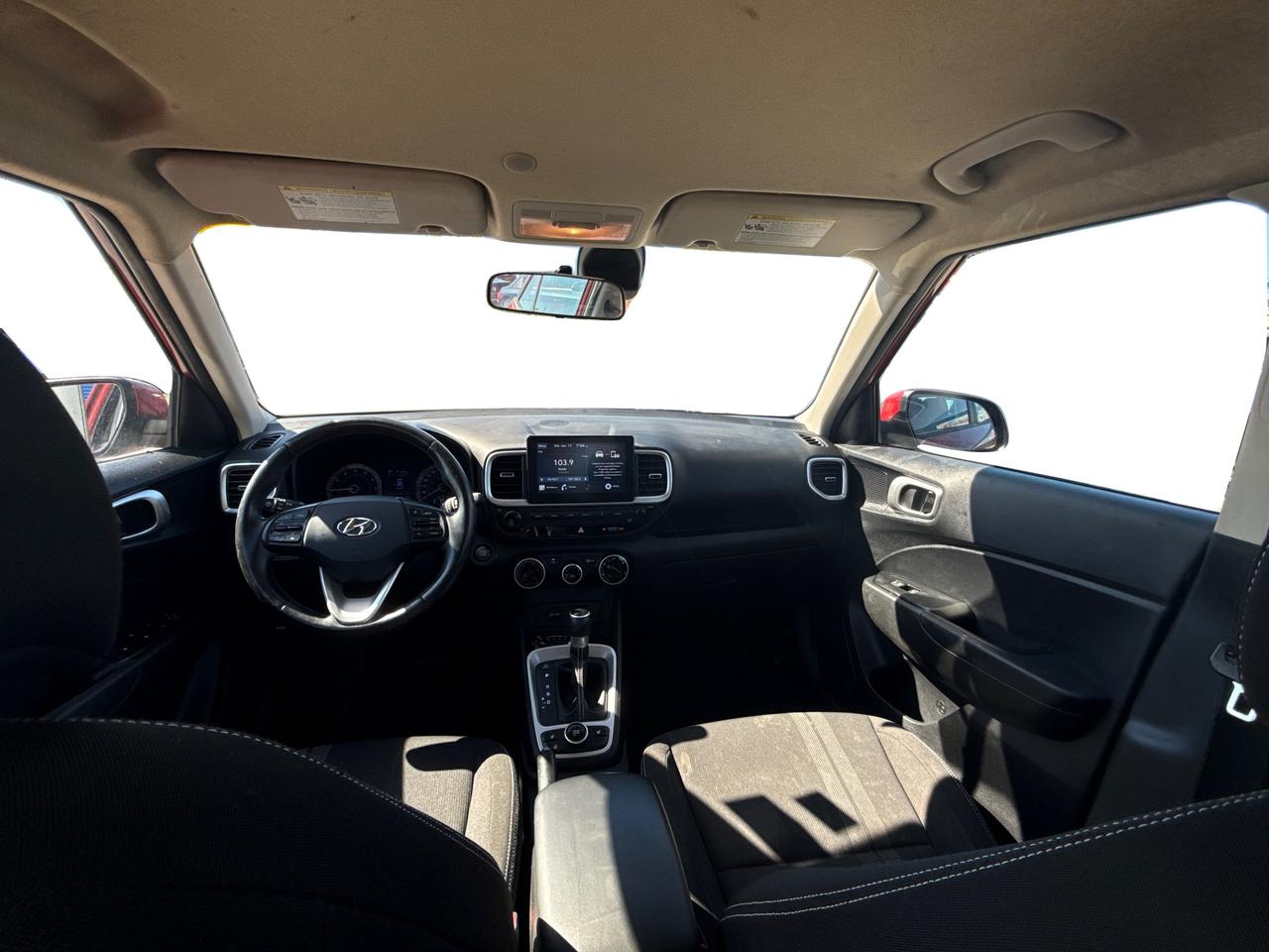 2020 Hyundai Venue Preferred IVT H-SEATS MINT! WE FINANCE ALL CREDIT! Photo