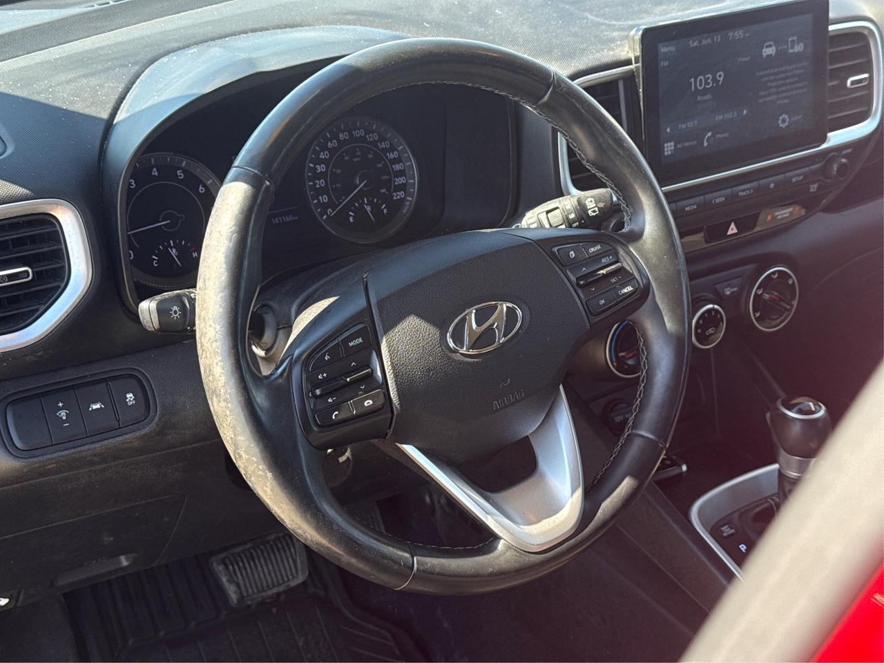 2020 Hyundai Venue Preferred IVT H-SEATS MINT! WE FINANCE ALL CREDIT! Photo