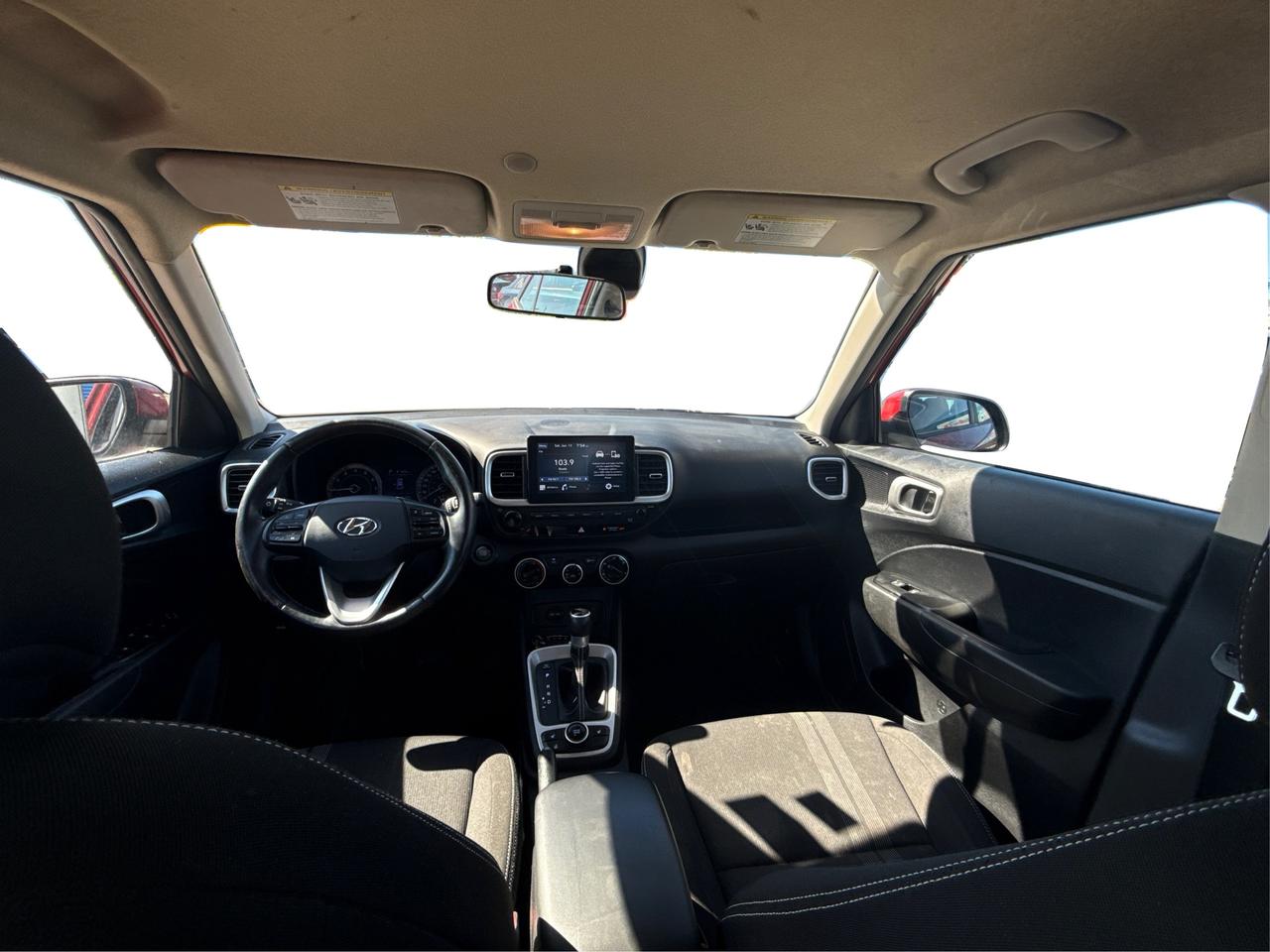 2020 Hyundai Venue Preferred IVT H-SEATS MINT! WE FINANCE ALL CREDIT! Photo