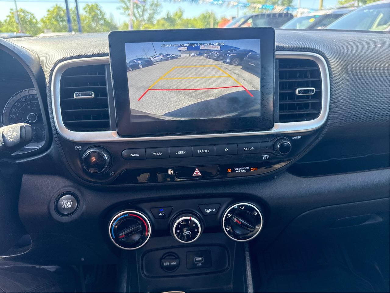 2020 Hyundai Venue Preferred IVT H-SEATS MINT! WE FINANCE ALL CREDIT! Photo