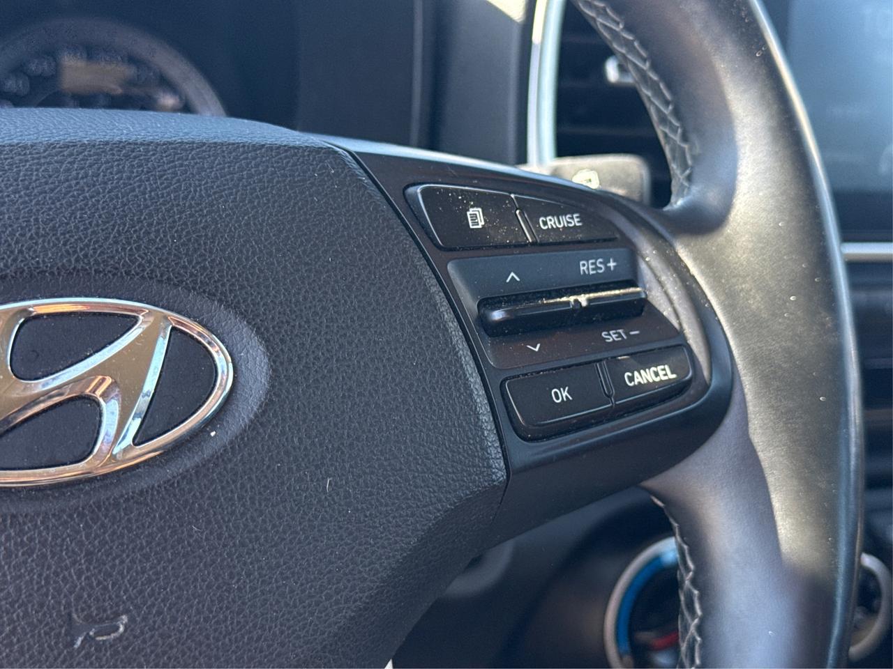 2020 Hyundai Venue Preferred IVT H-SEATS MINT! WE FINANCE ALL CREDIT! Photo