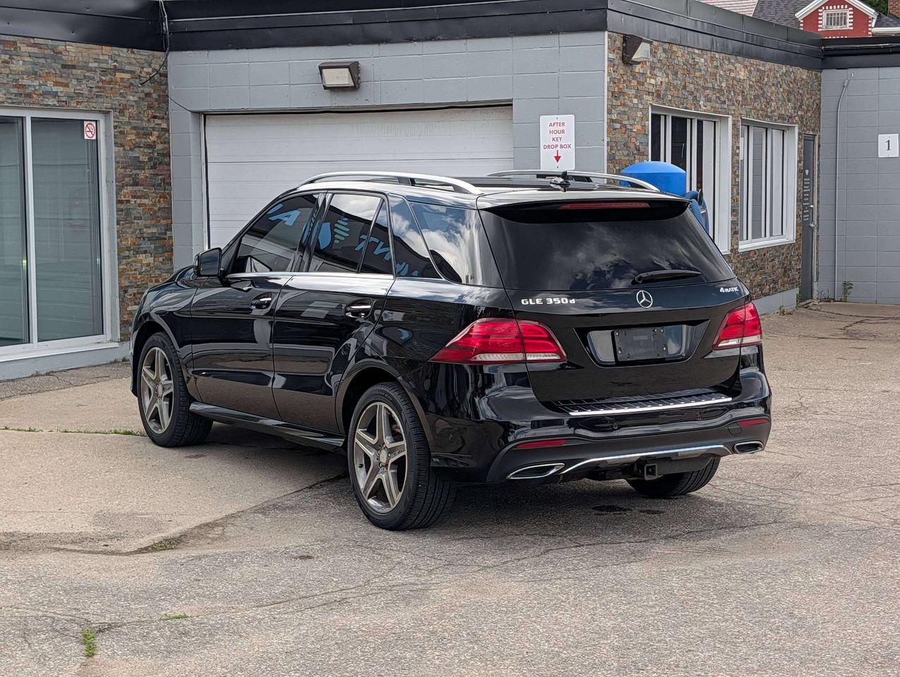 2016 Mercedes-Benz AMG GLE 43 Clean CarFax   Dealer Serviced   2 Keys Photo