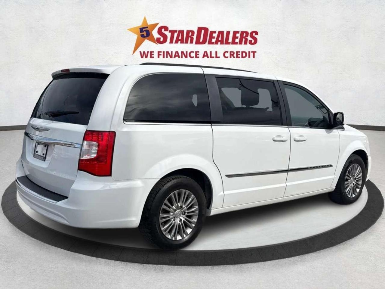 2015 Chrysler Town & Country NAV LEATHER MUST SEE WE FINANCE ALL CREDIT! Photo