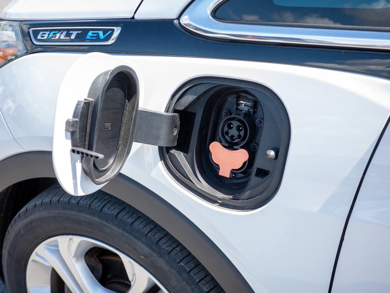 2017 Chevrolet Bolt EV LT - Power Liftgate   Electric Motor Photo