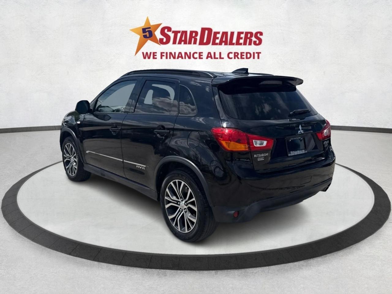 2017 Mitsubishi RVR AWD Limited Edition MINT! WE FINANCE ALL CREDIT! Photo4