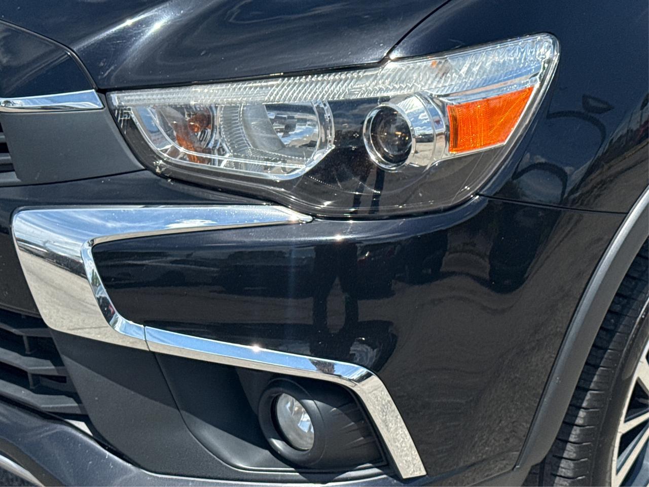 2017 Mitsubishi RVR AWD Limited Edition MINT! WE FINANCE ALL CREDIT! Photo