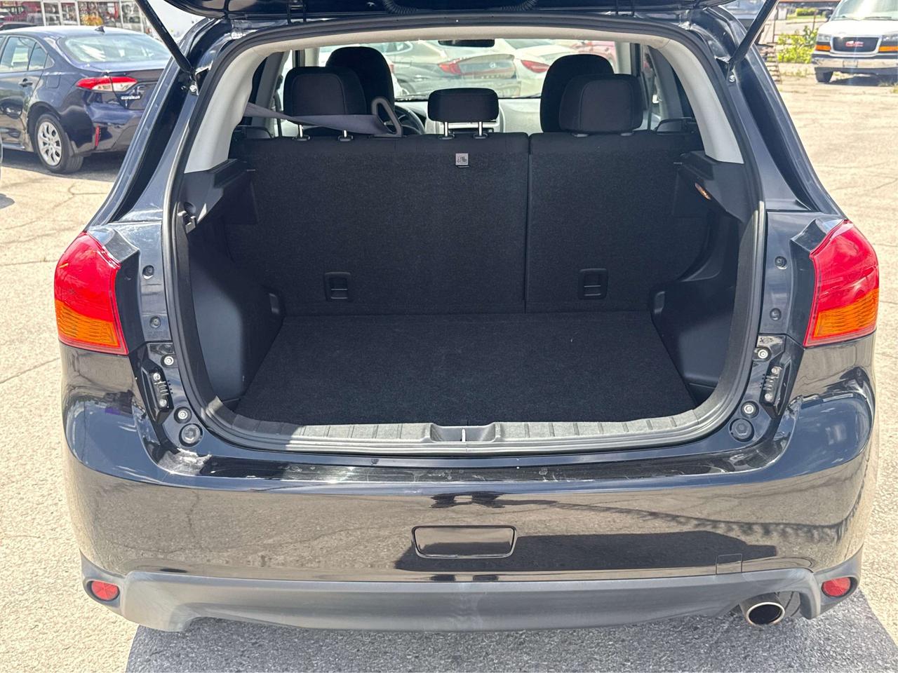 2017 Mitsubishi RVR AWD Limited Edition MINT! WE FINANCE ALL CREDIT! Photo